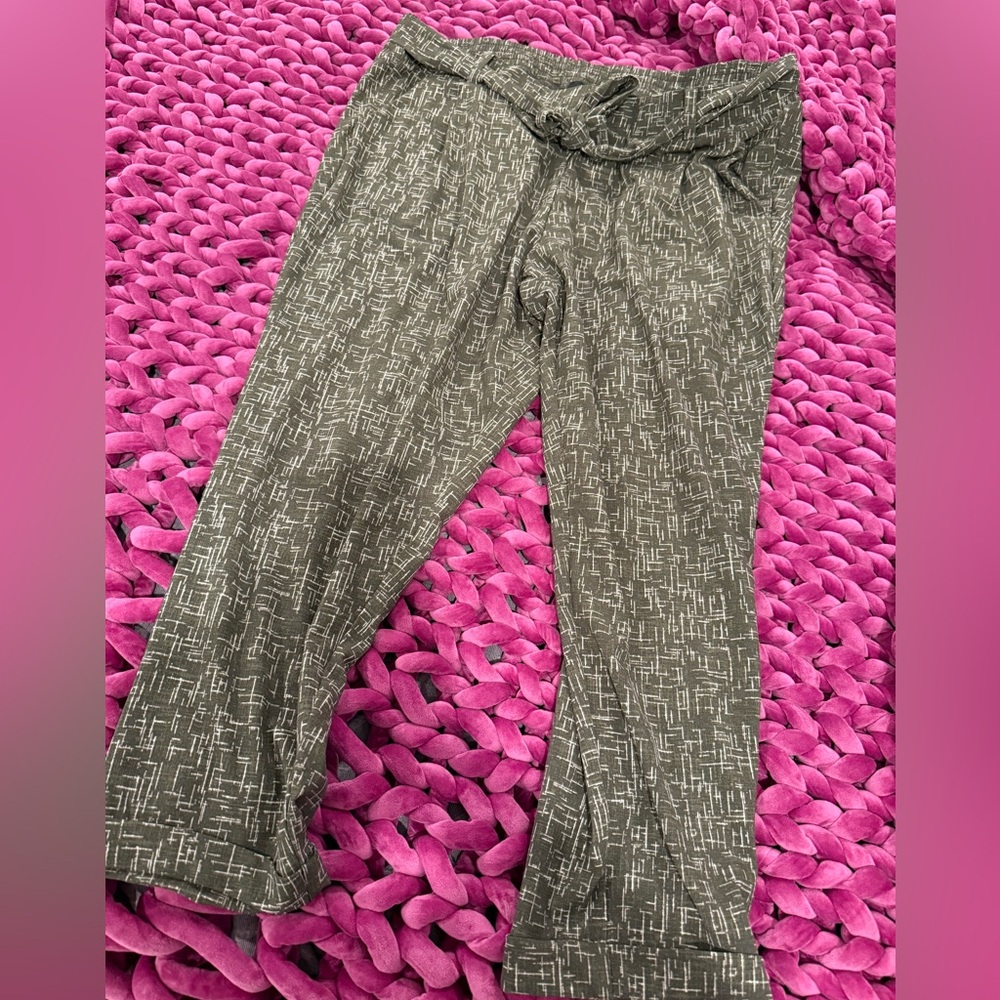 COPY - 💚Green - Torrid pull on taper crepe high rise front tie pants